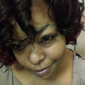 Meet your Posher, Latisha